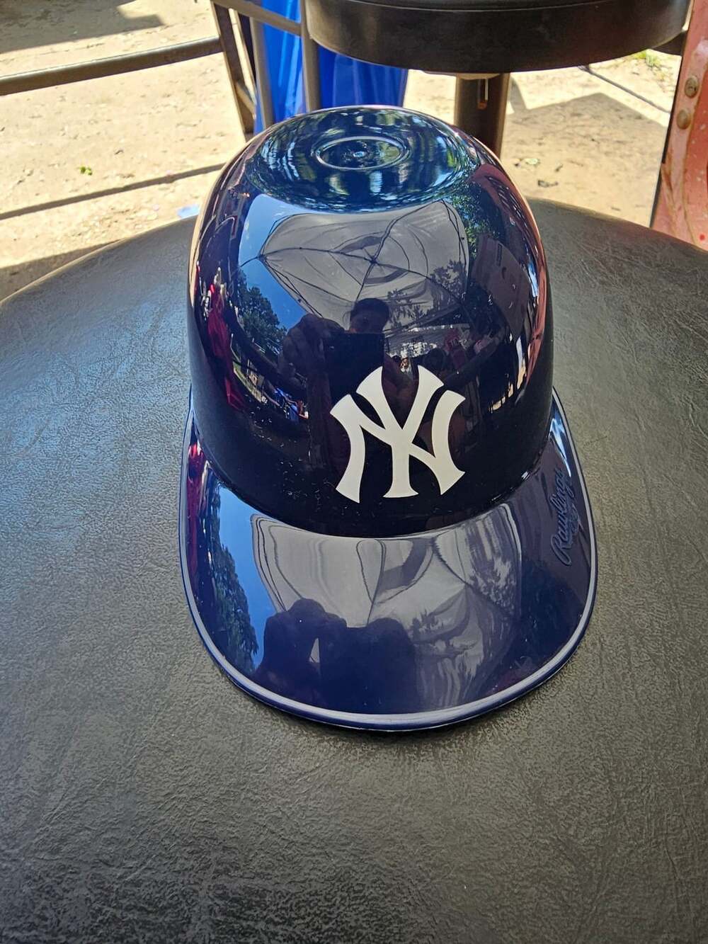 Rawlings New York Yankees MLB Plastic Souvenir Batting Helmet